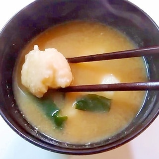 豆腐入りすいとんとワカメの味噌汁